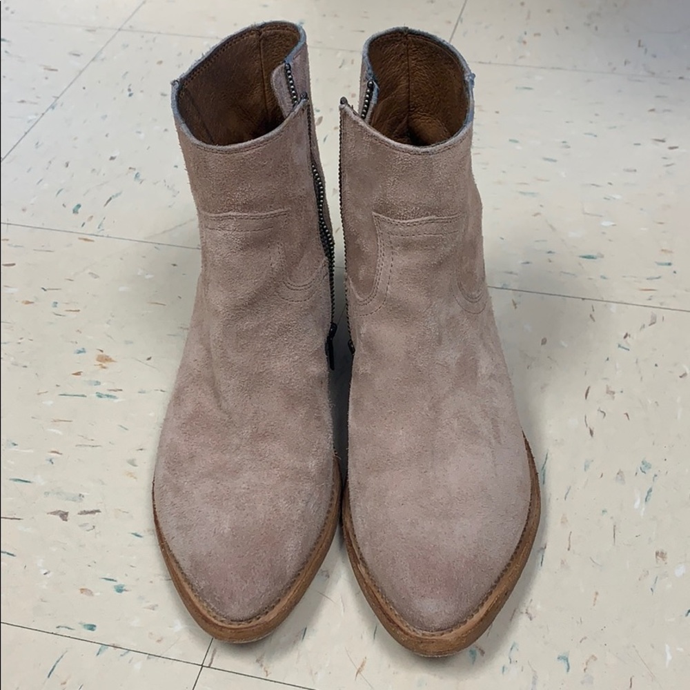 Size 9B Frye Booties
